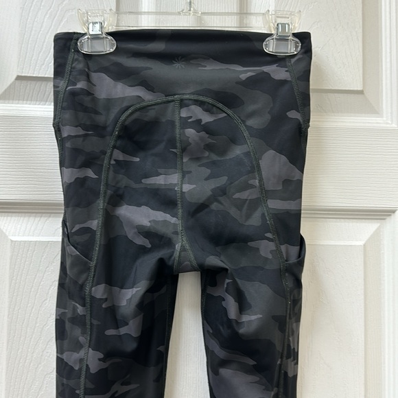 Athleta Ultimate 7/8 Tight *Camo - Picture 7 of 11